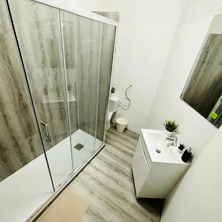 Bairro Alto, Location Of بيت شباب