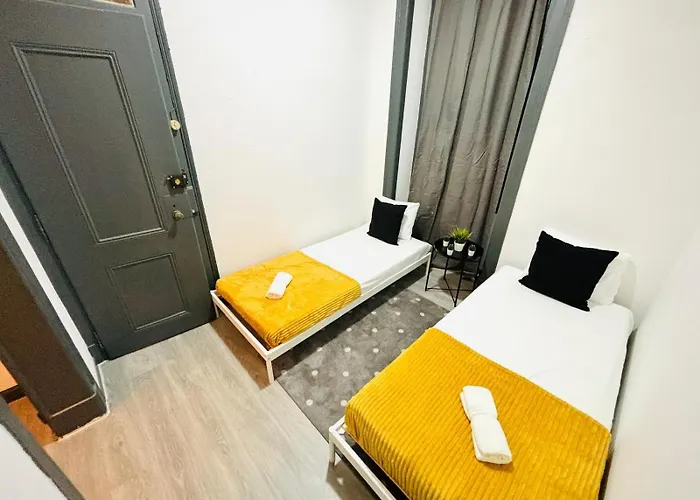 Hostel Bairro Alto, Location Of