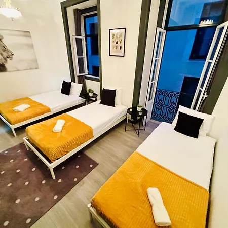 Auberge de jeunesse Bairro Alto, Location Of *