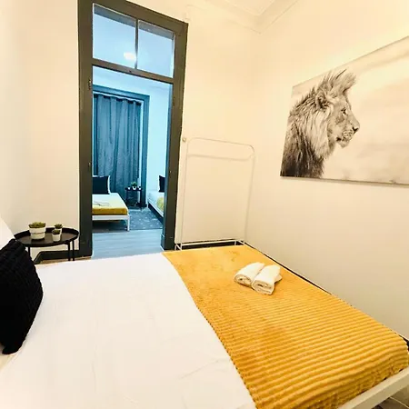 Auberge de jeunesse Bairro Alto, Location Of *